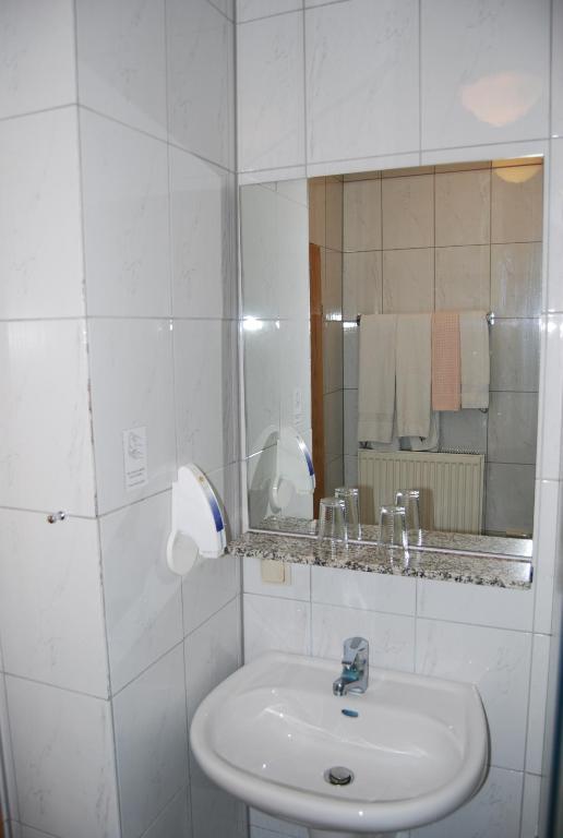Landhotel St. Gereon Nackenheim Ruang foto