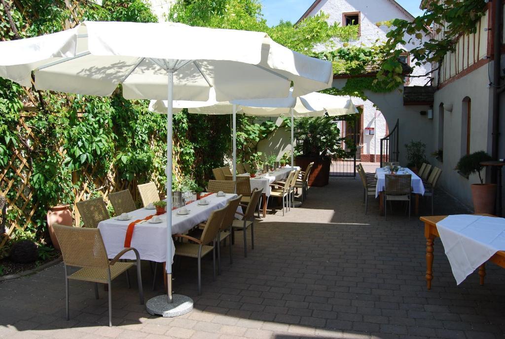 Landhotel St. Gereon Nackenheim Bagian luar foto