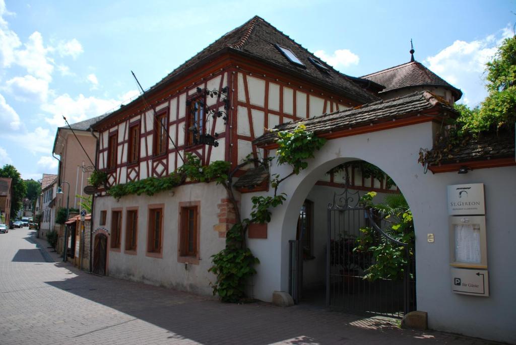 Landhotel St. Gereon Nackenheim Bagian luar foto