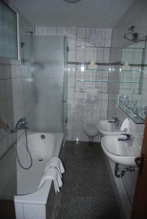 Landhotel St. Gereon Nackenheim Ruang foto